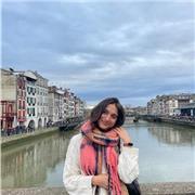 clases a todos los cursos hasta 4ESO. También otras asignaturas: matemáticas, biologia, euskera, inglés